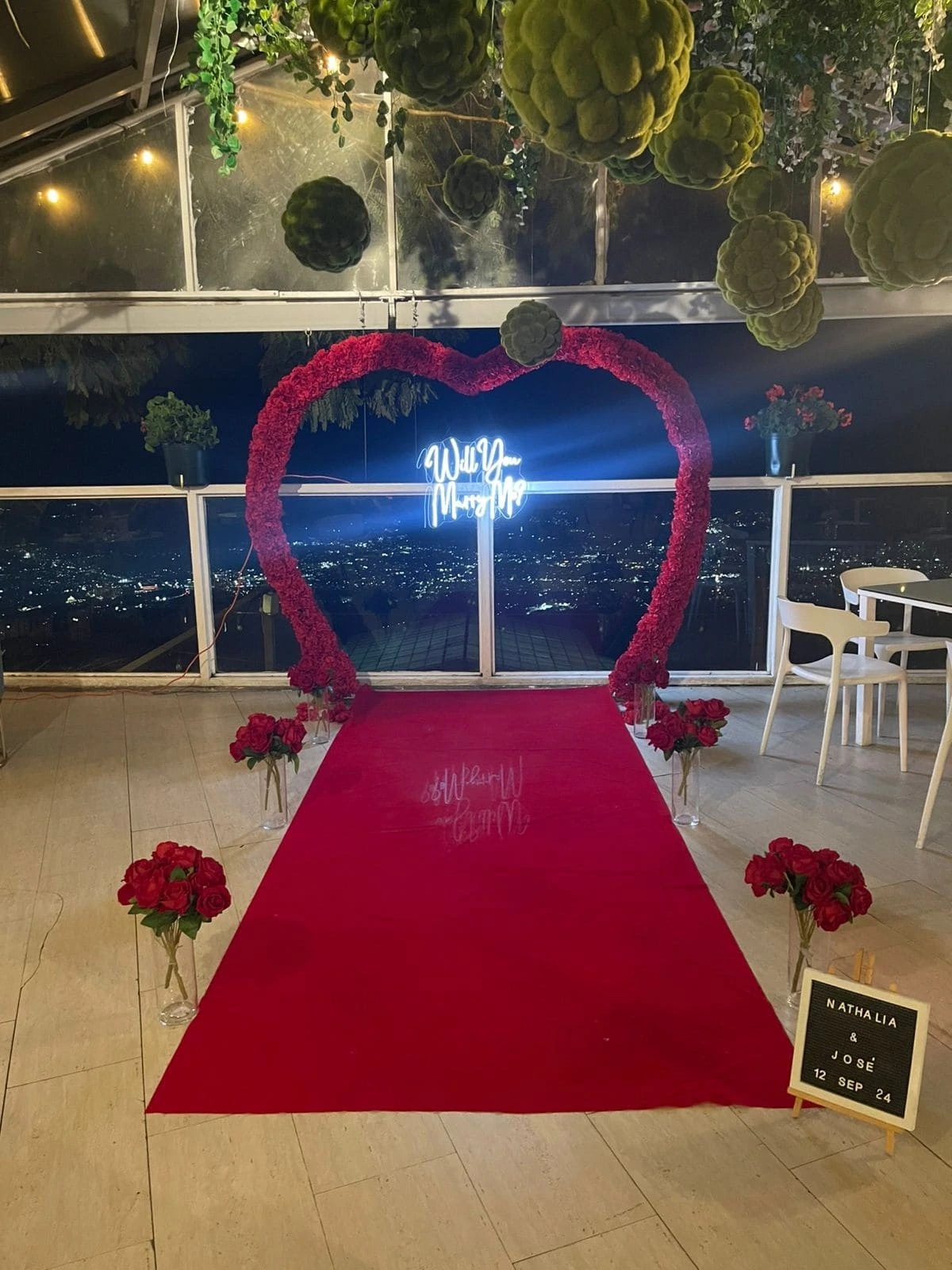 Escenario romántico para pedida de mano - Whith You Balloons & Memories