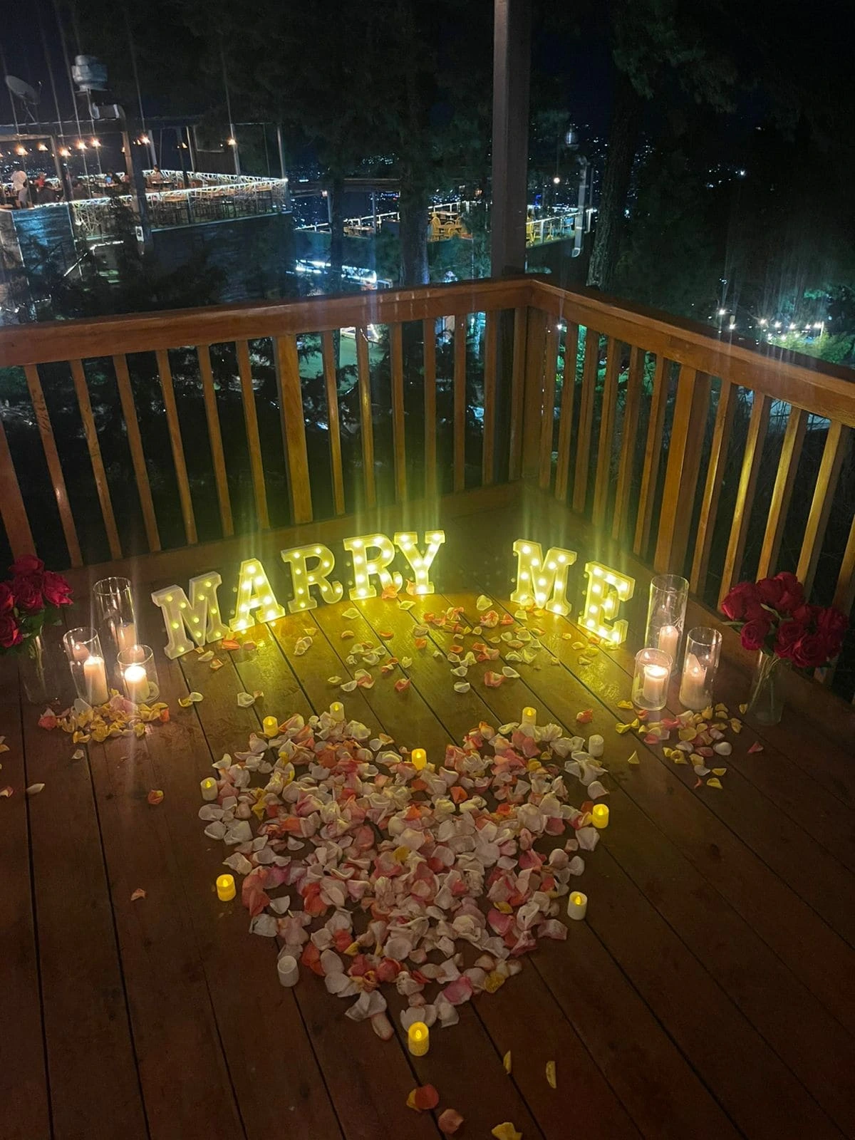 Ambiente romántico para pedida de mano - Whith You Balloons & Memories