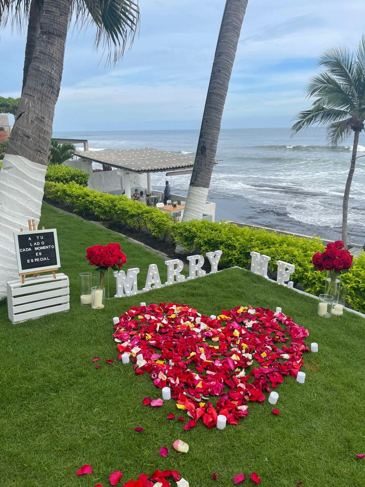 Decoración personalizada para pedida de mano en El Salvador - Whith You Balloons & Memories