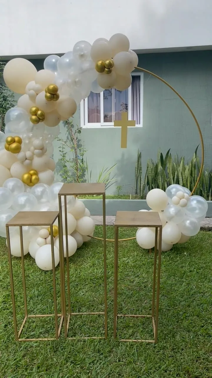 Decoración elegante con globos para baby shower - Whith You Balloons & Memories