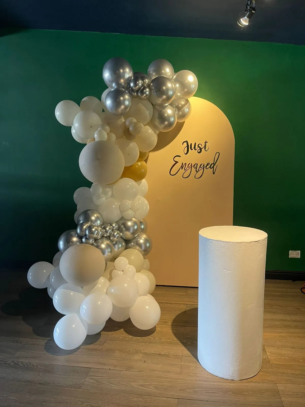 Decoración con mampara de globos para bodas y eventos - Whith You Balloons & Memories